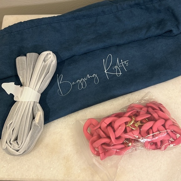 NWT Bagging Rights Hand Bag - Picture 7 of 7